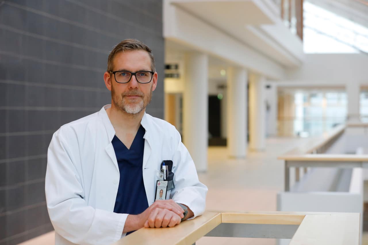 Urologian ylilääkäri Peter Boström Turun yliopistollisesta keskussairaalasta.